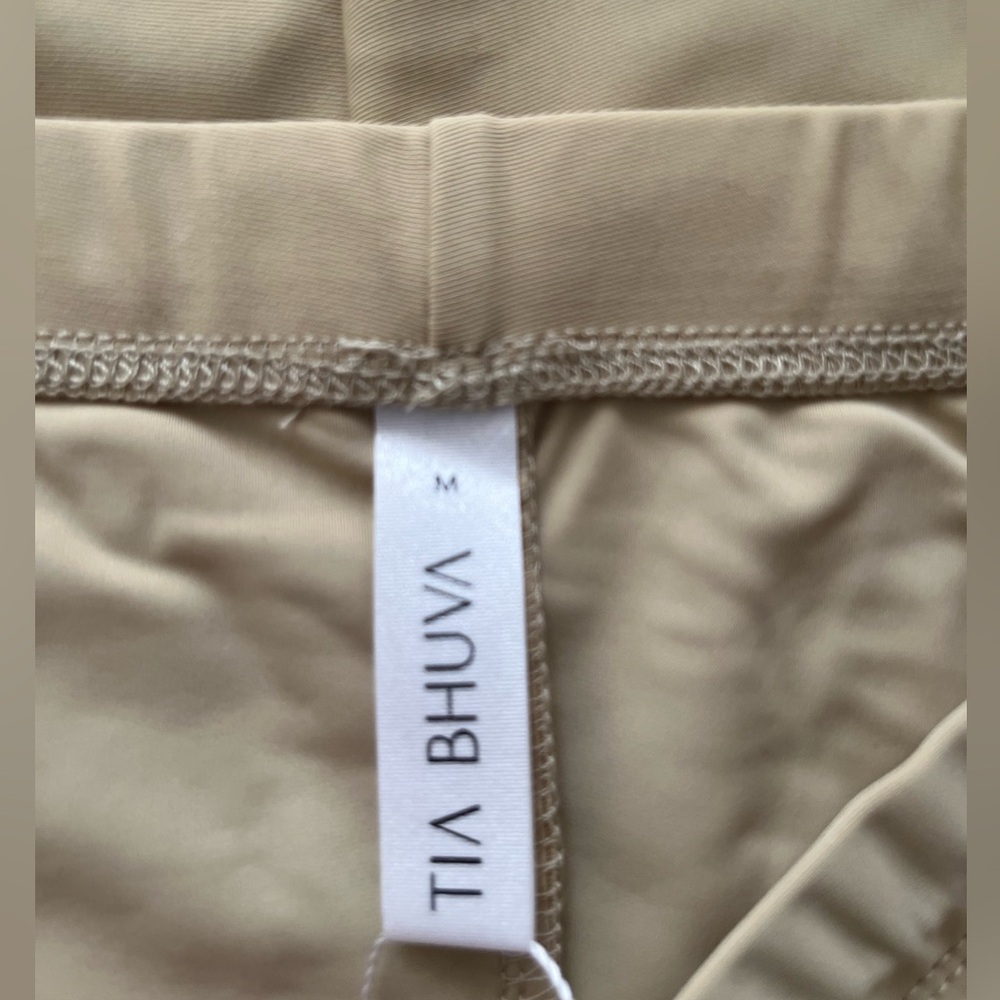 Tia Bhuva Nude Saree Silhouette medium 36” - Picture 3 of 3
